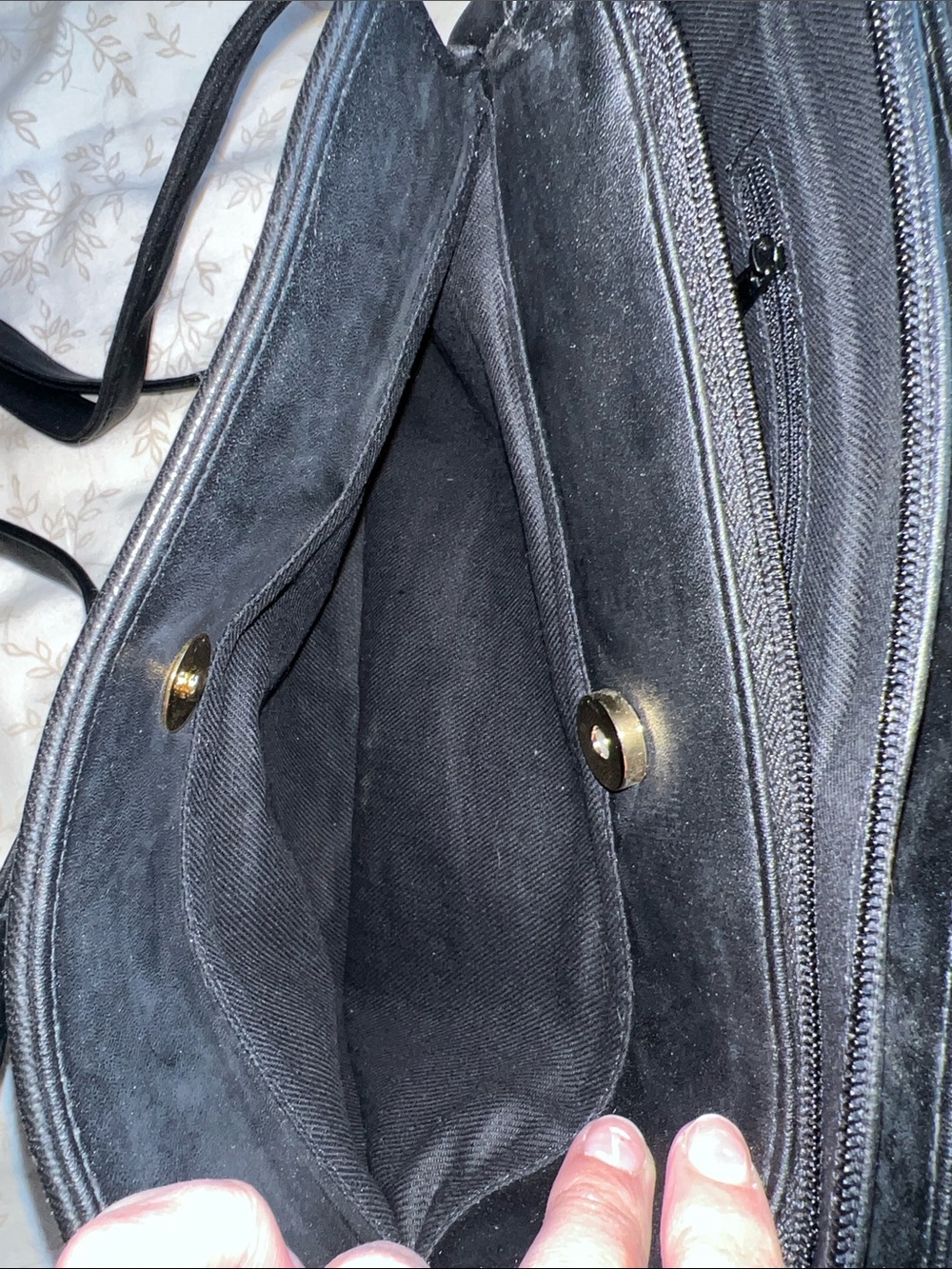 Elegant Black Leather Satchel with Gold Accent - Picture 10 of 16